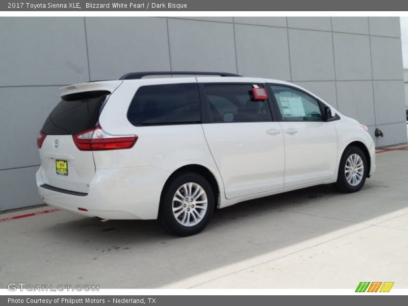Blizzard White Pearl / Dark Bisque 2017 Toyota Sienna XLE