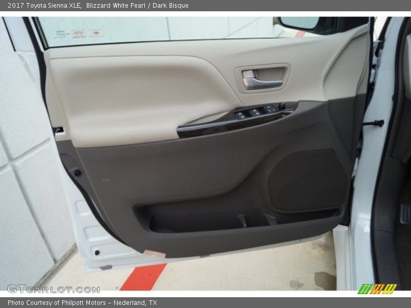 Blizzard White Pearl / Dark Bisque 2017 Toyota Sienna XLE