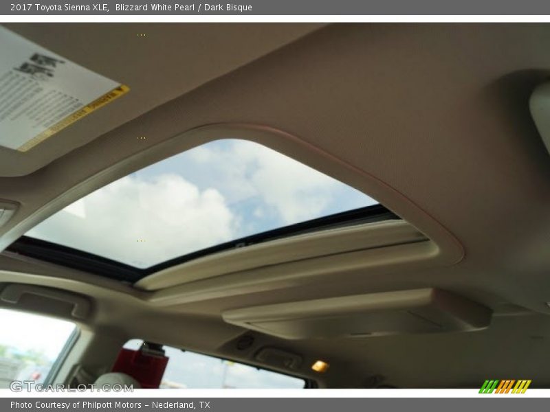 Blizzard White Pearl / Dark Bisque 2017 Toyota Sienna XLE