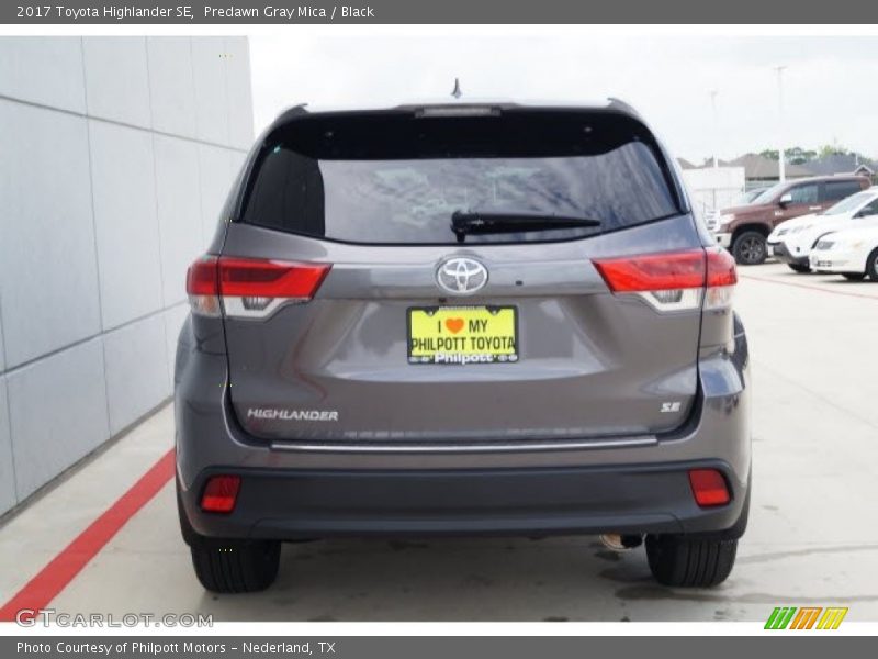 Predawn Gray Mica / Black 2017 Toyota Highlander SE