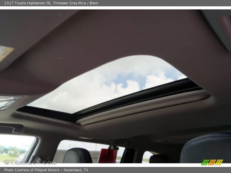 Predawn Gray Mica / Black 2017 Toyota Highlander SE