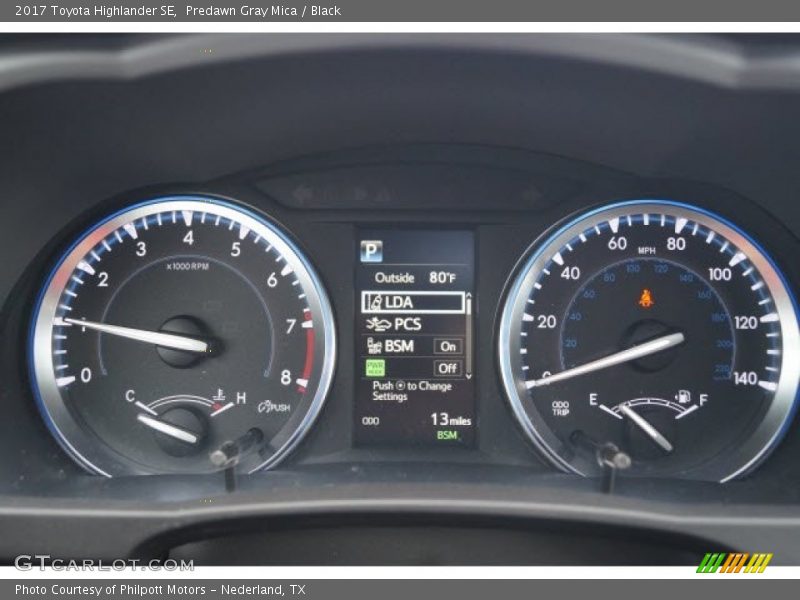 Predawn Gray Mica / Black 2017 Toyota Highlander SE