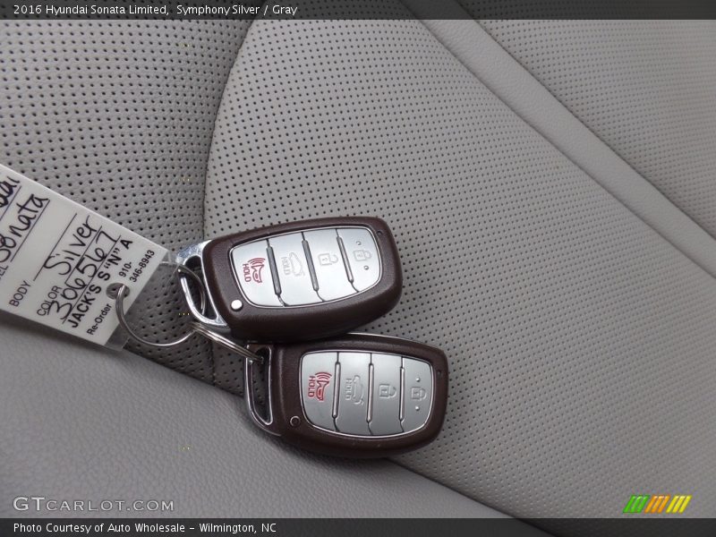 Symphony Silver / Gray 2016 Hyundai Sonata Limited