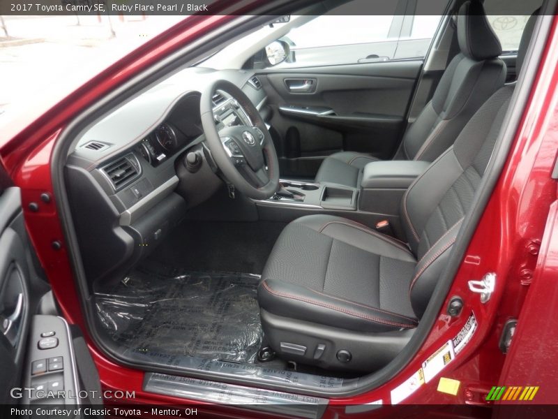 Ruby Flare Pearl / Black 2017 Toyota Camry SE