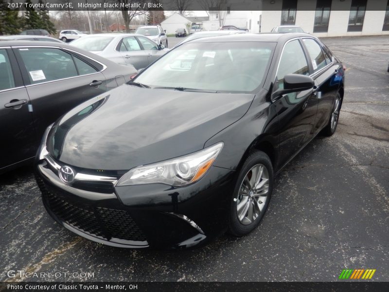 Midnight Black Metallic / Black 2017 Toyota Camry SE