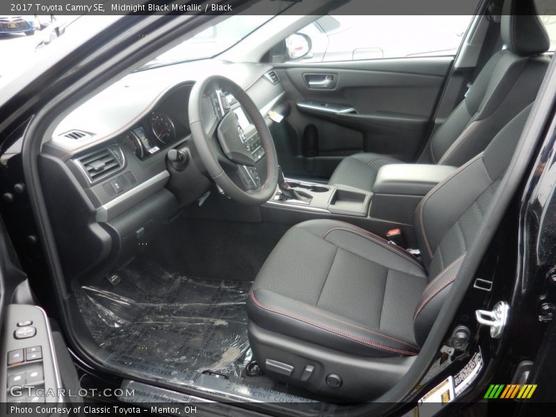 Midnight Black Metallic / Black 2017 Toyota Camry SE