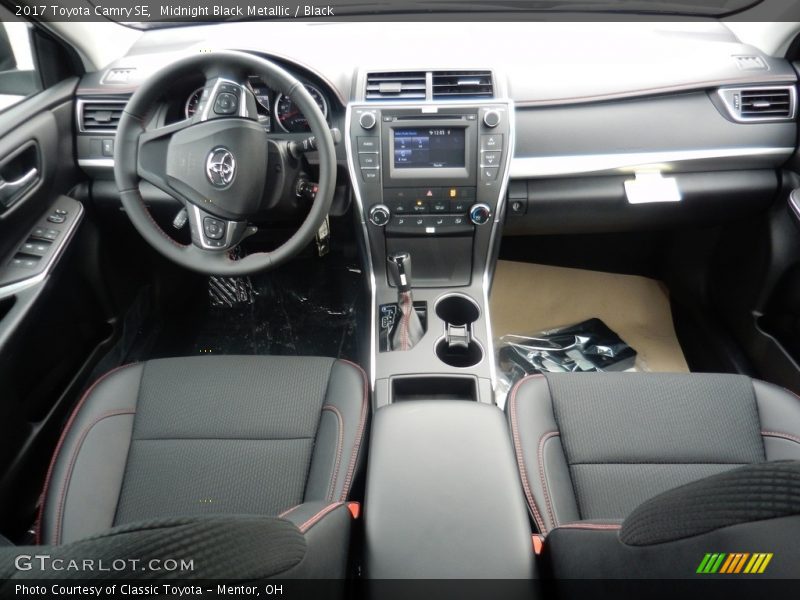 Midnight Black Metallic / Black 2017 Toyota Camry SE