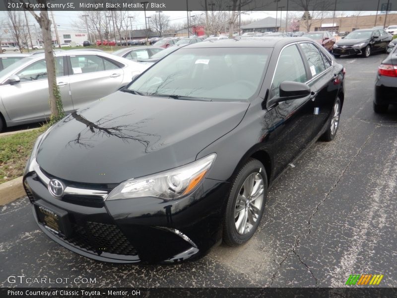 Midnight Black Metallic / Black 2017 Toyota Camry SE