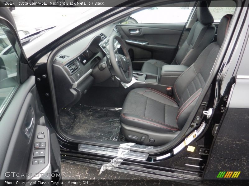 Midnight Black Metallic / Black 2017 Toyota Camry SE