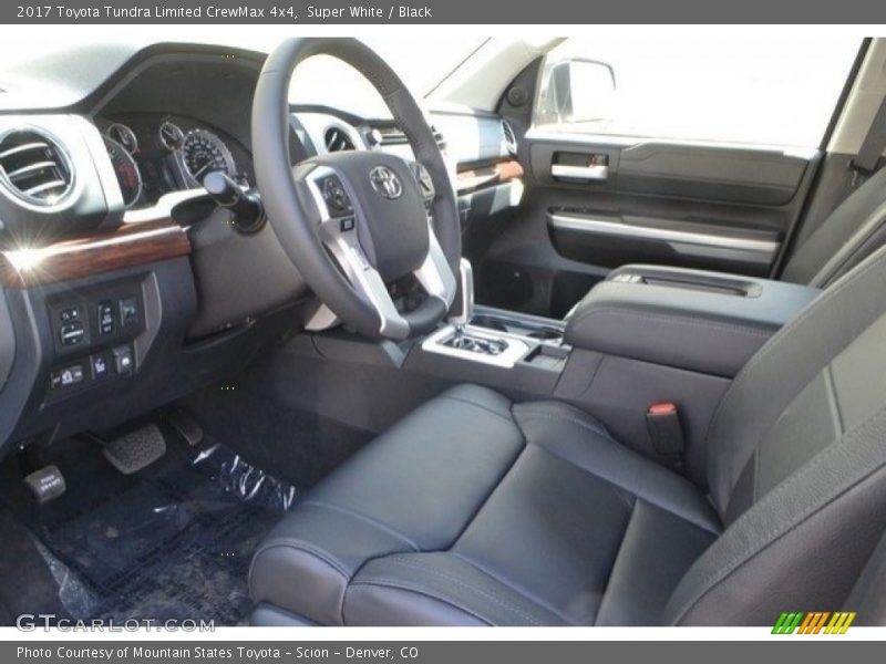Super White / Black 2017 Toyota Tundra Limited CrewMax 4x4