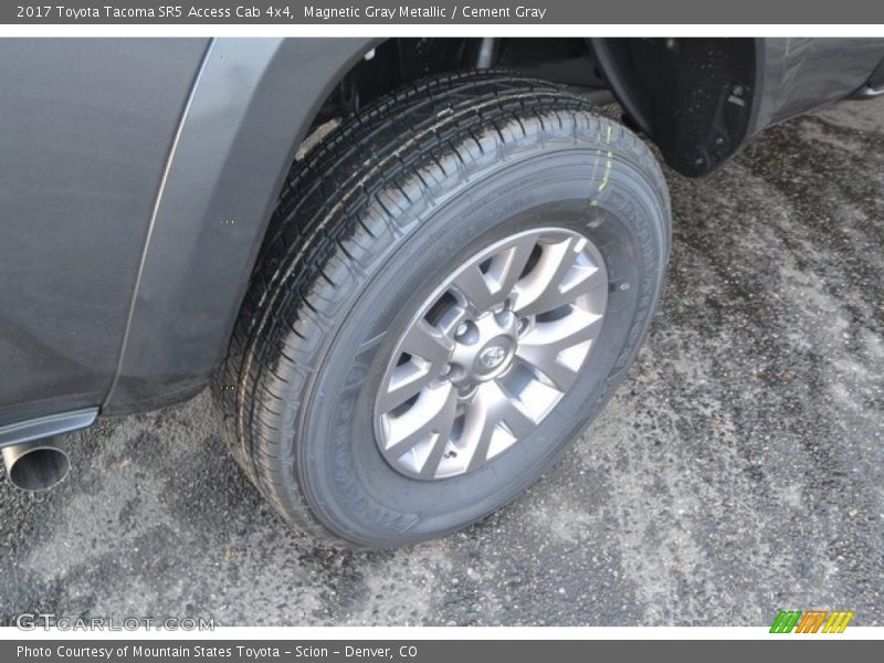 Magnetic Gray Metallic / Cement Gray 2017 Toyota Tacoma SR5 Access Cab 4x4