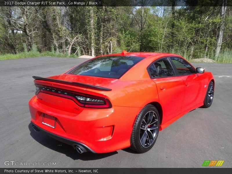 Go Mango / Black 2017 Dodge Charger R/T Scat Pack