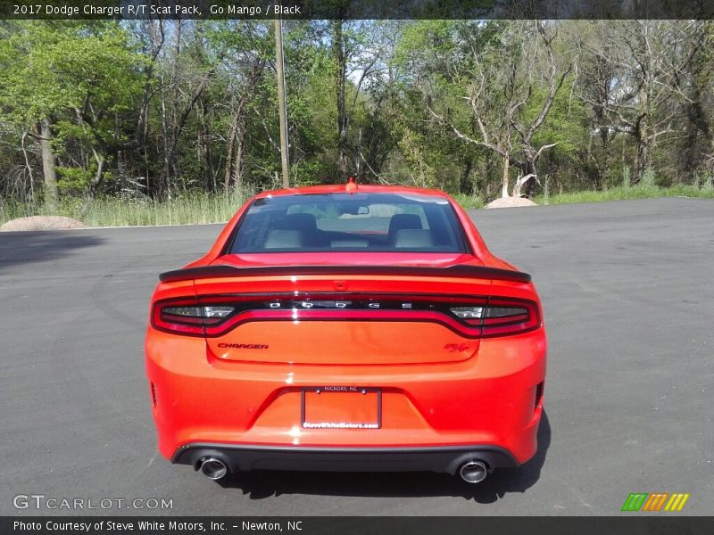 Go Mango / Black 2017 Dodge Charger R/T Scat Pack