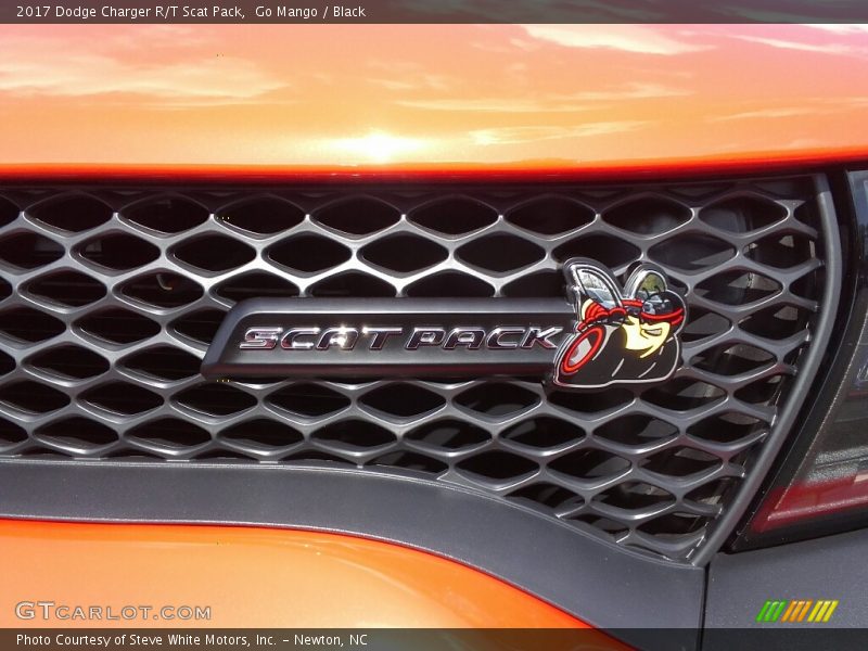 Go Mango / Black 2017 Dodge Charger R/T Scat Pack