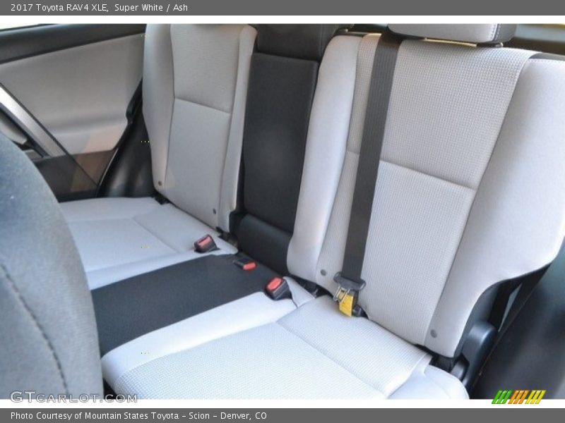 Super White / Ash 2017 Toyota RAV4 XLE