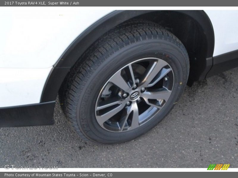 Super White / Ash 2017 Toyota RAV4 XLE