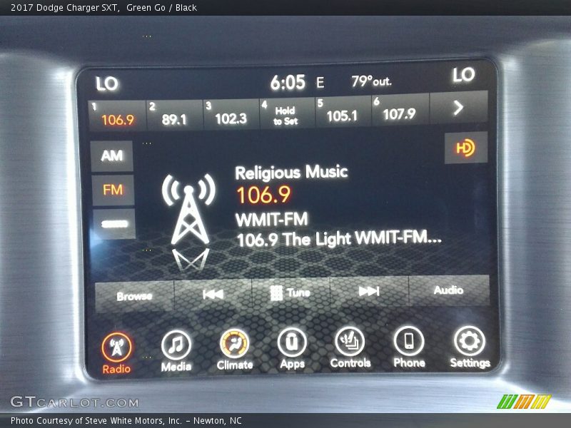 Green Go / Black 2017 Dodge Charger SXT