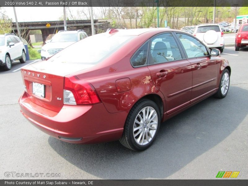 Passion Red / Off Black 2010 Volvo S40 2.4i