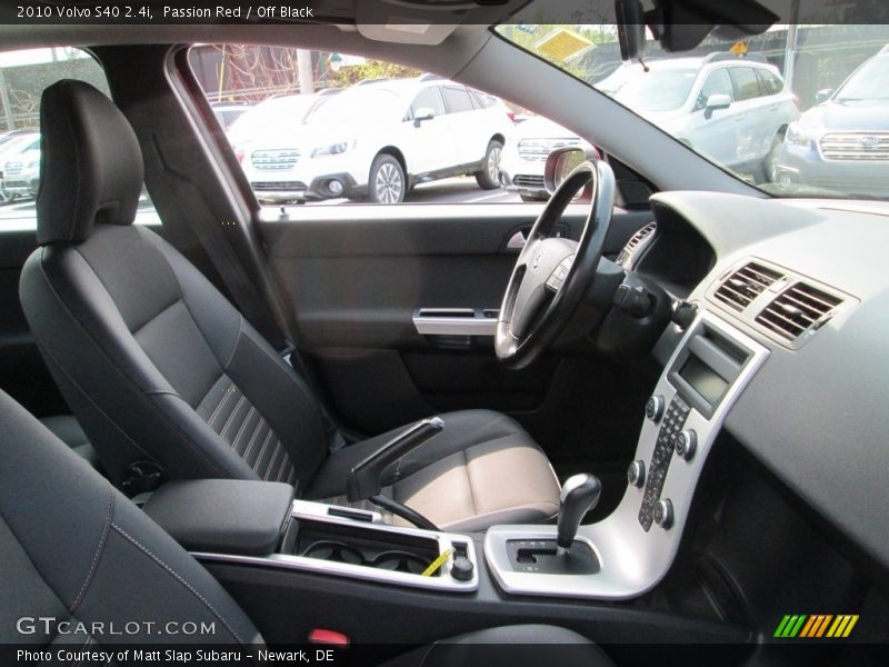 Passion Red / Off Black 2010 Volvo S40 2.4i