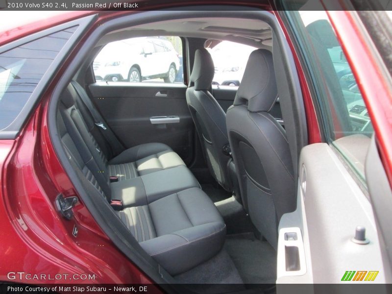 Passion Red / Off Black 2010 Volvo S40 2.4i