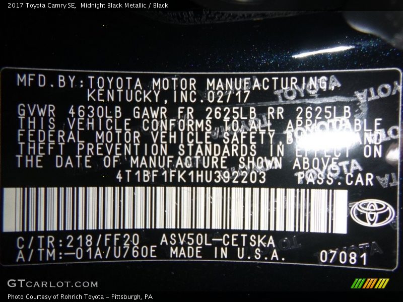 Midnight Black Metallic / Black 2017 Toyota Camry SE