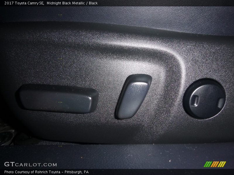 Midnight Black Metallic / Black 2017 Toyota Camry SE