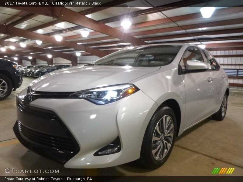 Classic Silver Metalic / Black 2017 Toyota Corolla XLE