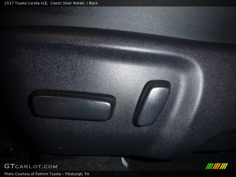 Classic Silver Metalic / Black 2017 Toyota Corolla XLE