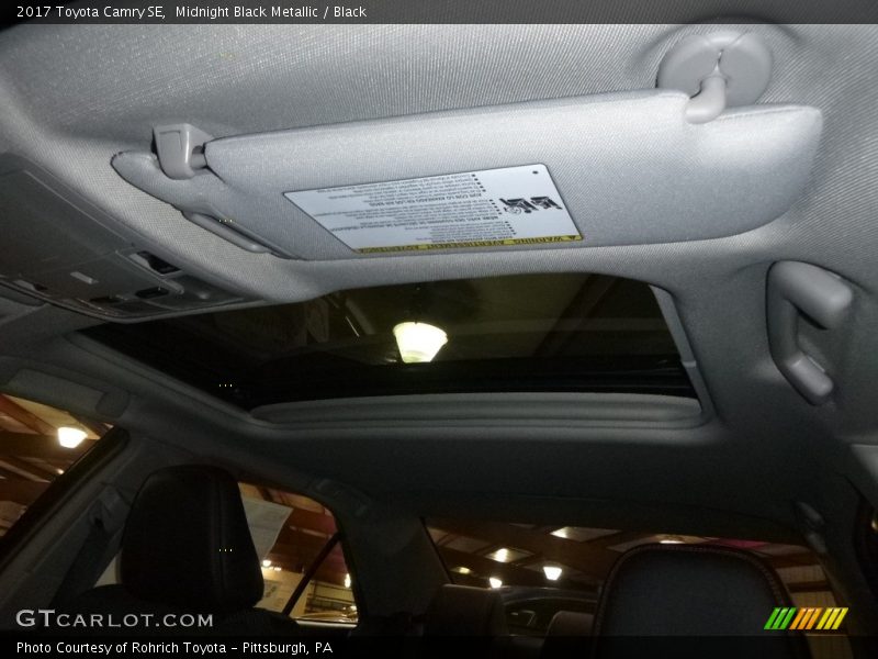Midnight Black Metallic / Black 2017 Toyota Camry SE