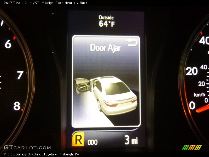 Midnight Black Metallic / Black 2017 Toyota Camry SE