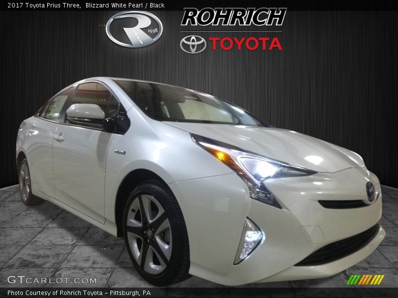 Blizzard White Pearl / Black 2017 Toyota Prius Three