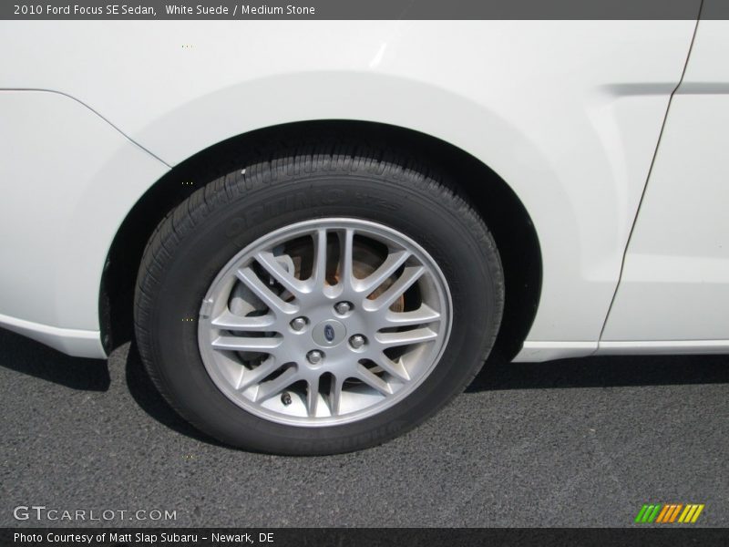 White Suede / Medium Stone 2010 Ford Focus SE Sedan