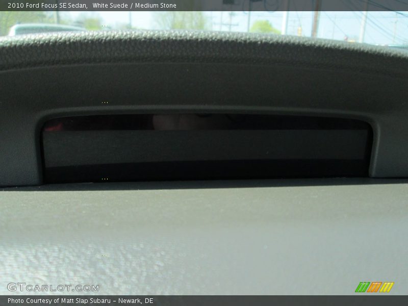 White Suede / Medium Stone 2010 Ford Focus SE Sedan