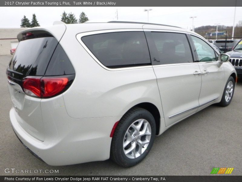Tusk White / Black/Alloy 2017 Chrysler Pacifica Touring L Plus