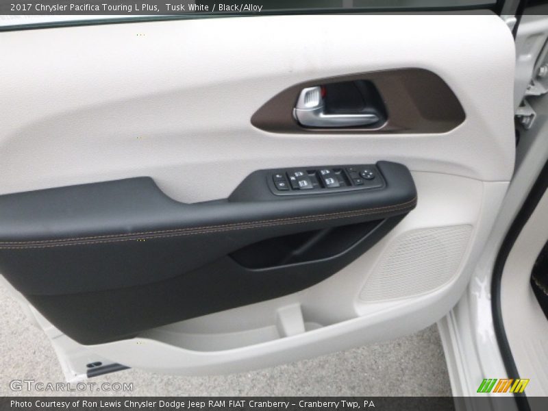 Tusk White / Black/Alloy 2017 Chrysler Pacifica Touring L Plus