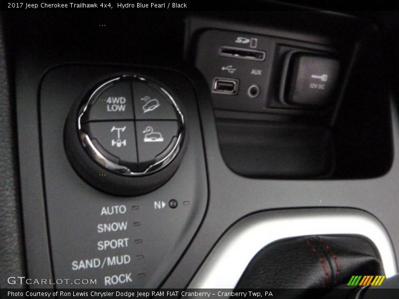 Hydro Blue Pearl / Black 2017 Jeep Cherokee Trailhawk 4x4
