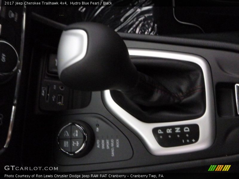 Hydro Blue Pearl / Black 2017 Jeep Cherokee Trailhawk 4x4