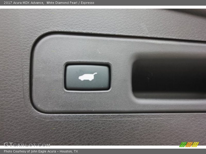 White Diamond Pearl / Espresso 2017 Acura MDX Advance