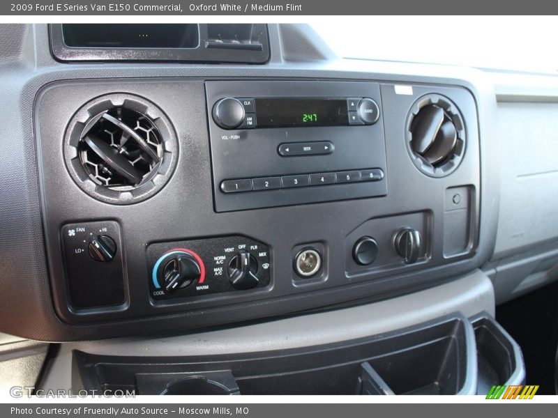 Oxford White / Medium Flint 2009 Ford E Series Van E150 Commercial