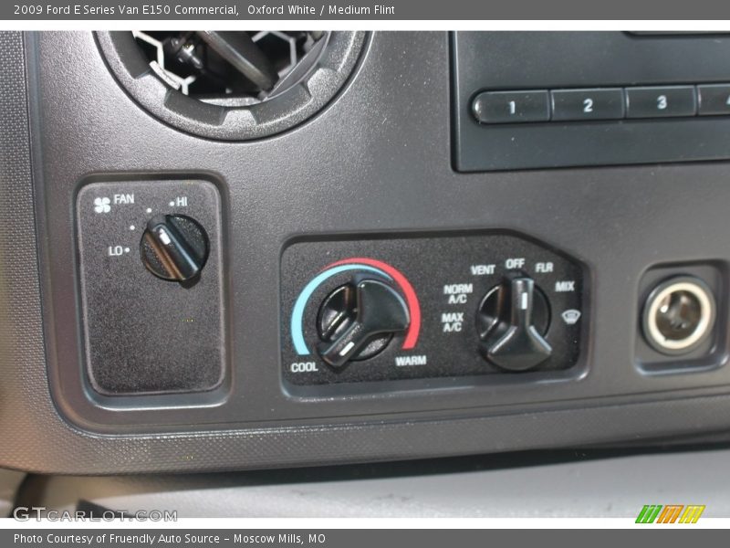 Oxford White / Medium Flint 2009 Ford E Series Van E150 Commercial