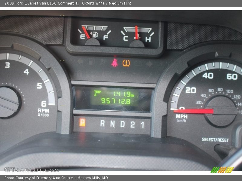 Oxford White / Medium Flint 2009 Ford E Series Van E150 Commercial