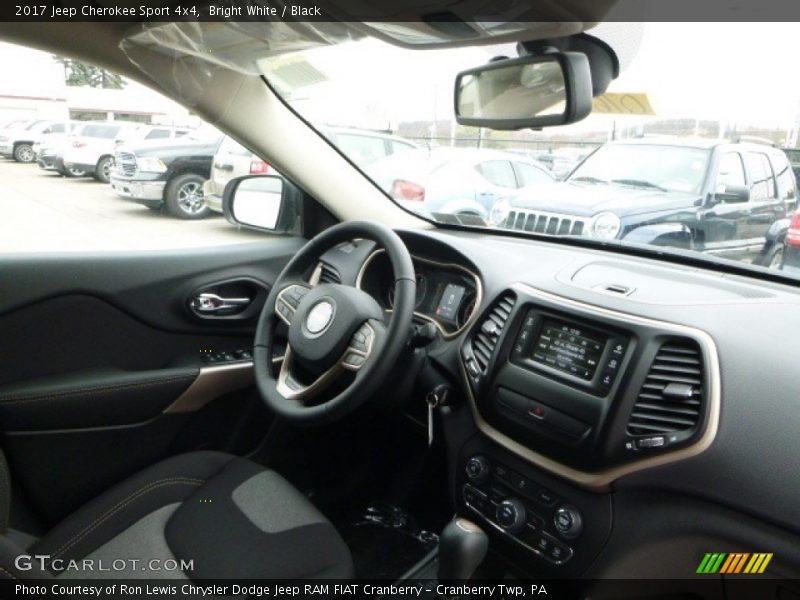 Bright White / Black 2017 Jeep Cherokee Sport 4x4