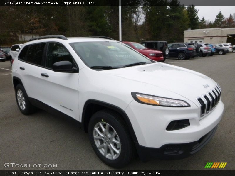 Bright White / Black 2017 Jeep Cherokee Sport 4x4