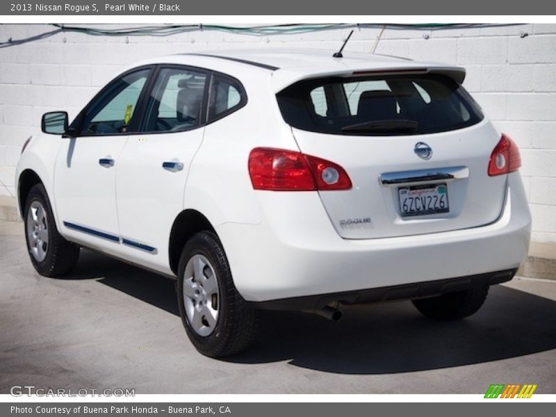 Pearl White / Black 2013 Nissan Rogue S