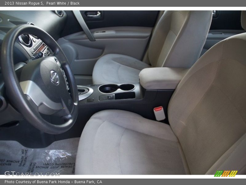 Pearl White / Black 2013 Nissan Rogue S