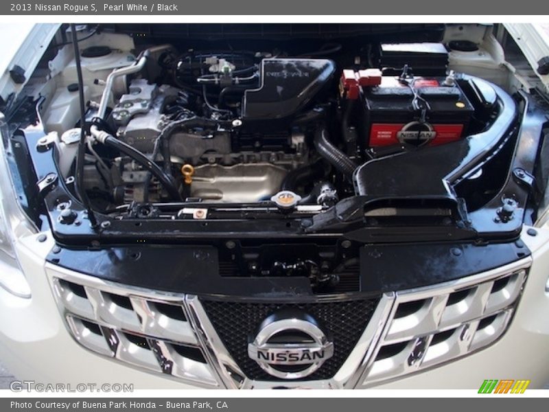 Pearl White / Black 2013 Nissan Rogue S