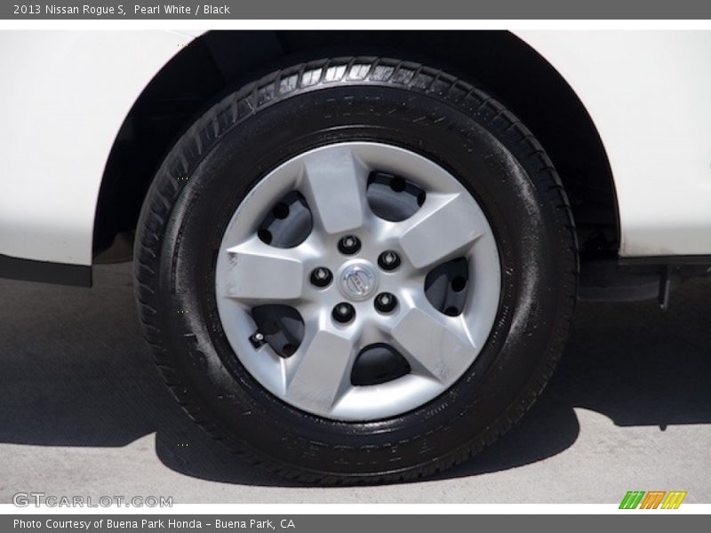 Pearl White / Black 2013 Nissan Rogue S