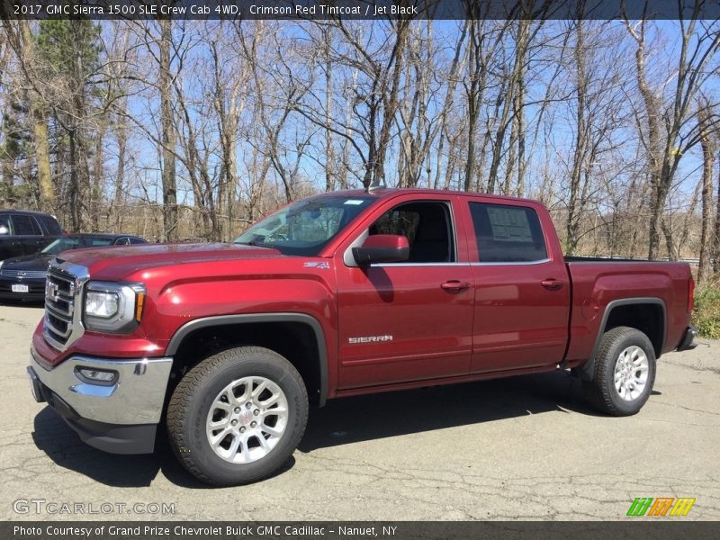 Front 3/4 View of 2017 Sierra 1500 SLE Crew Cab 4WD