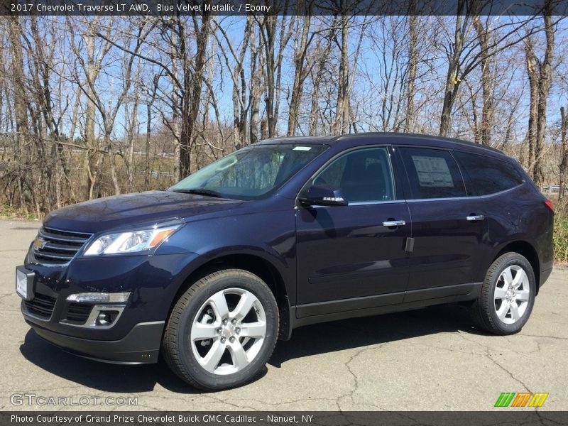 Blue Velvet Metallic / Ebony 2017 Chevrolet Traverse LT AWD