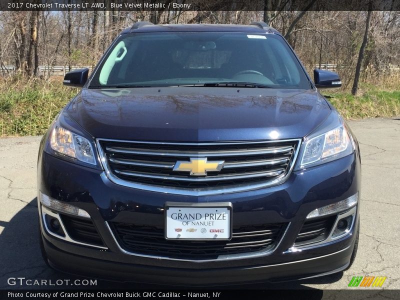 Blue Velvet Metallic / Ebony 2017 Chevrolet Traverse LT AWD